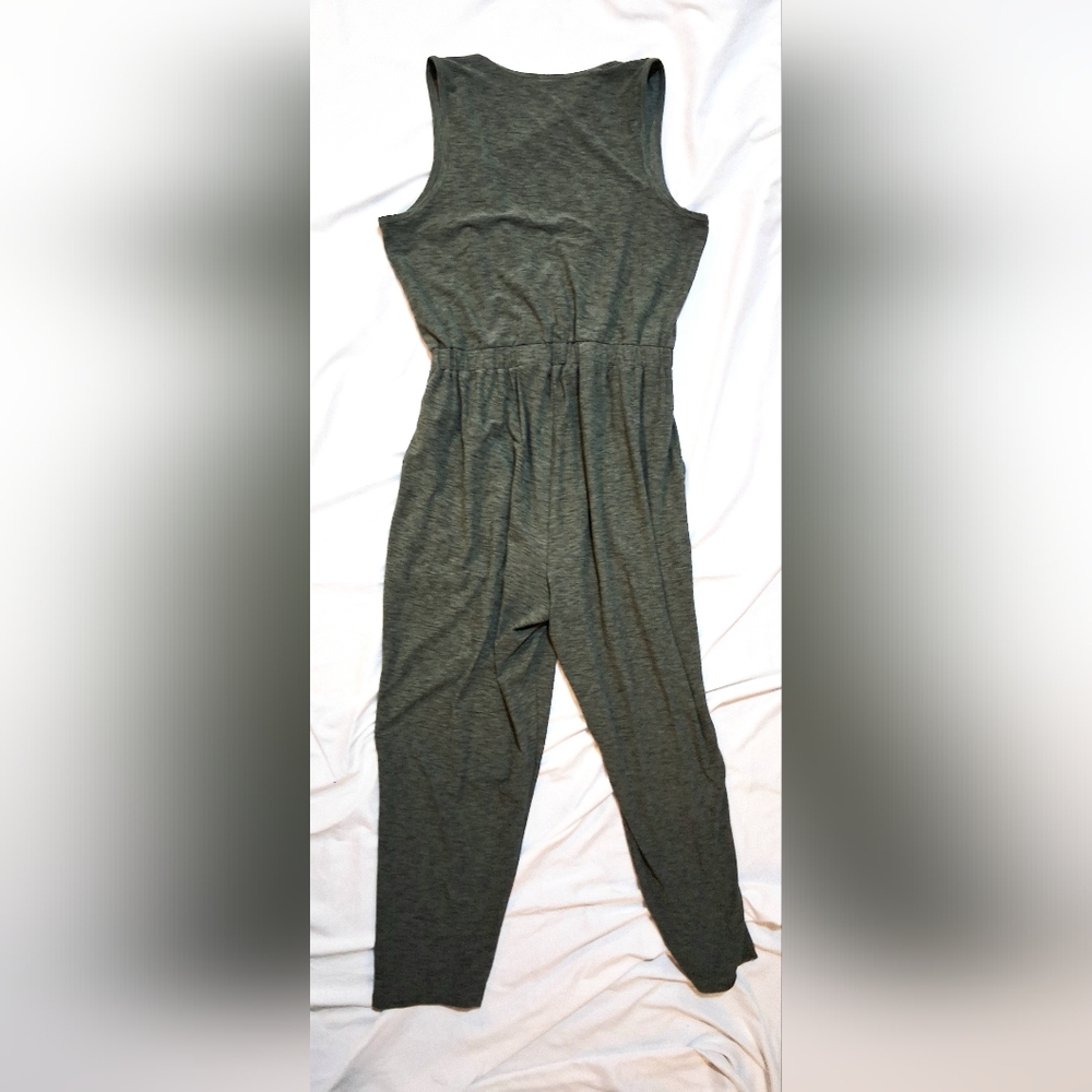 Old Navy Women’s Green Breathe ON Cross-Front Sleeveless Jumpsuit Size L - Picture 4 of 6
